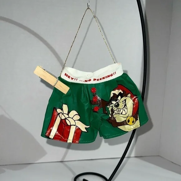 🎄Warner brothers NWT, VINTAGE Tasmanian devil boxer shorts Christmas ornament. - Picture 2 of 8